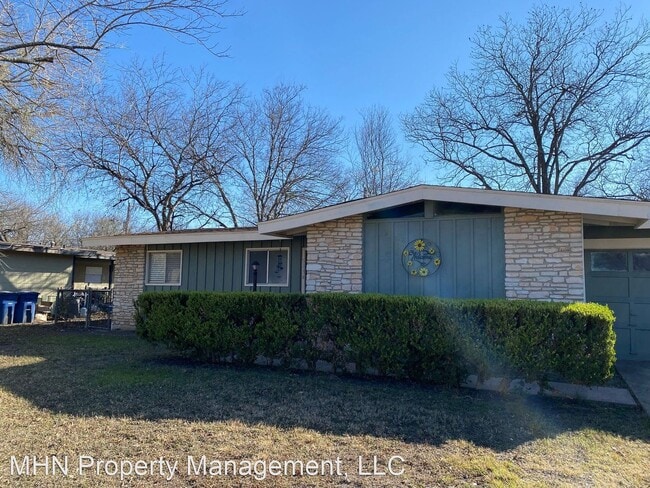 Building Photo - 3 br, 1 bath House - 5134 Village Lawn