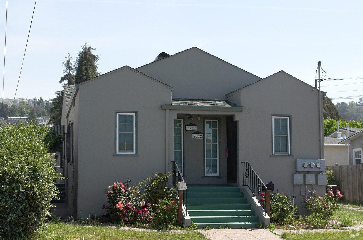 Foto del edificio - 7320-7322 Hillside St