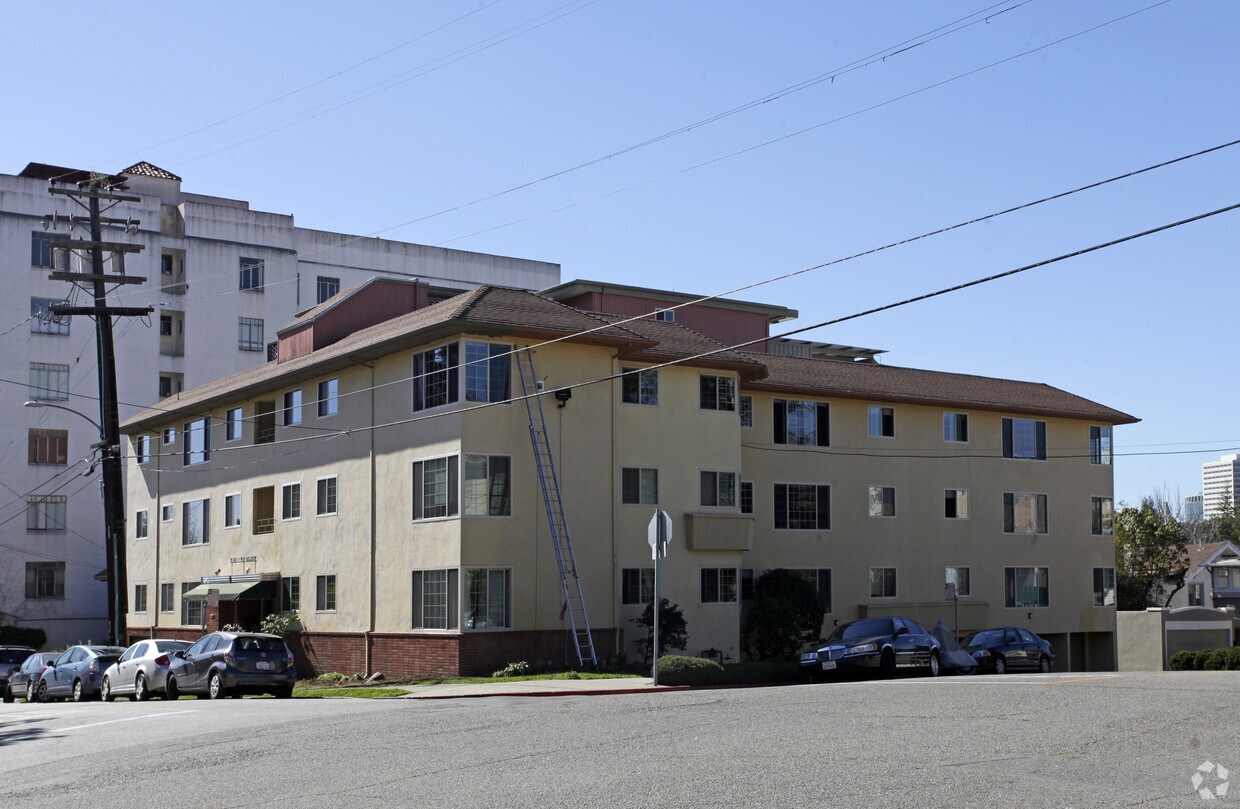 Primary Photo - Bellevue Apartments