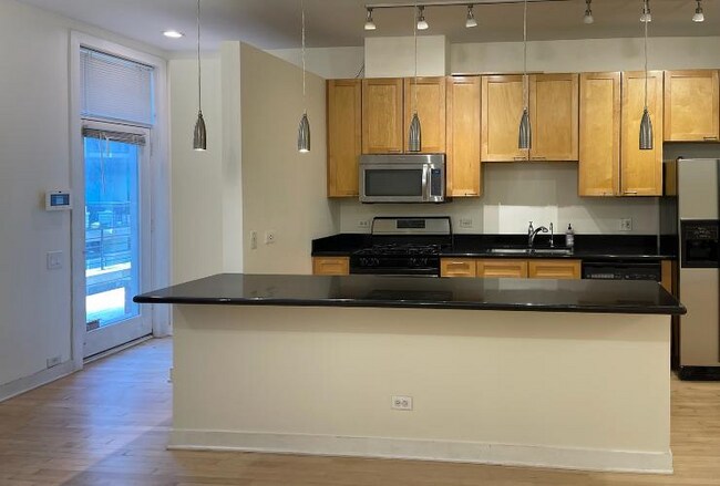 Foto del edificio - 661 W Wayman St