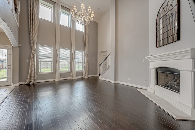 Foto del edificio - 7710 Eastwood Lake Ln