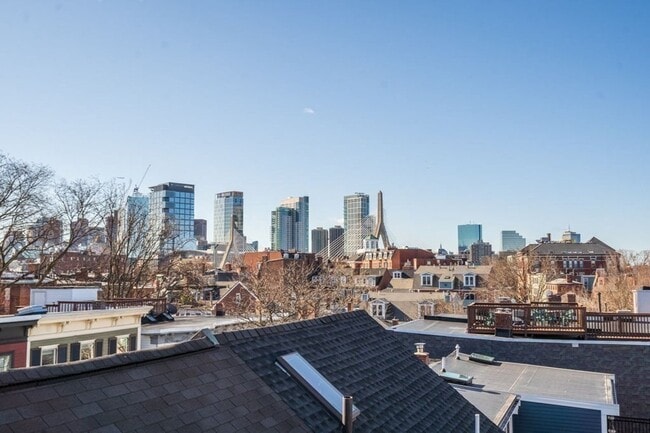 Building Photo - 40 Pleasant St