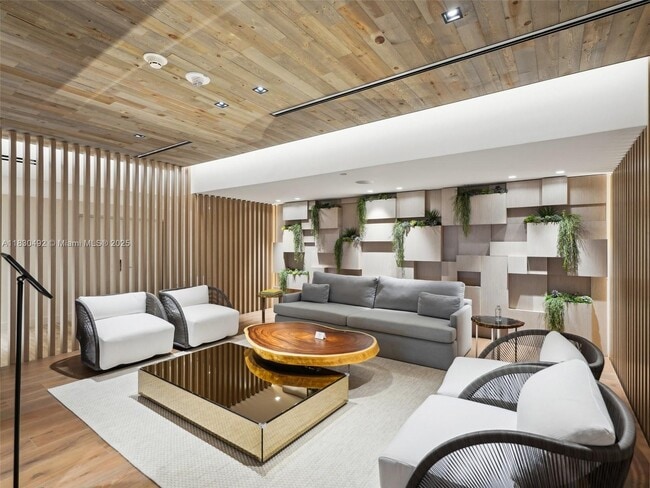 Building Photo - 2301 Collins Ave