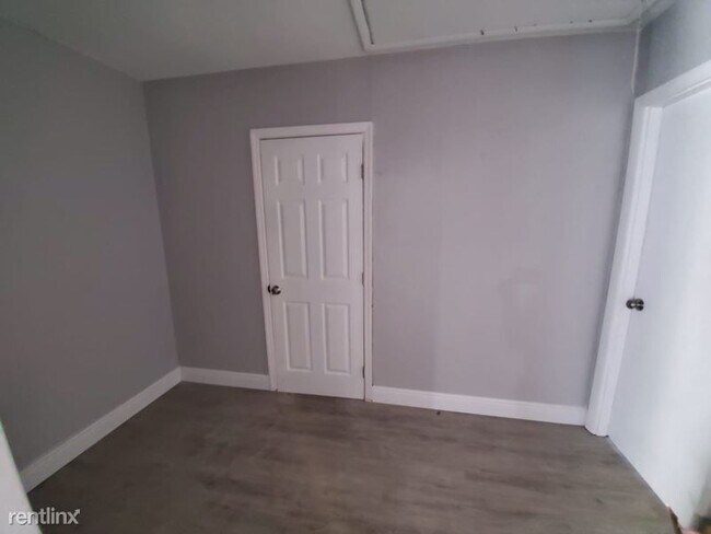 Building Photo - 3 br, 1 bath House - 5660 State Road 11