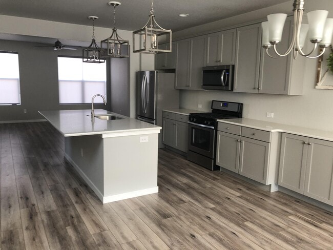 Photo - 11248 Modern Mdw Lp House