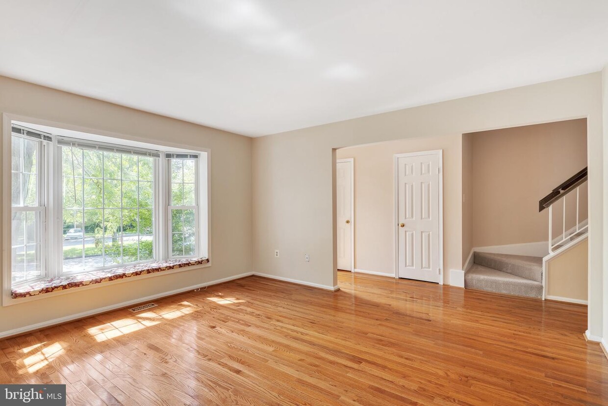 Primary Photo - 7512 Amesbury Ct