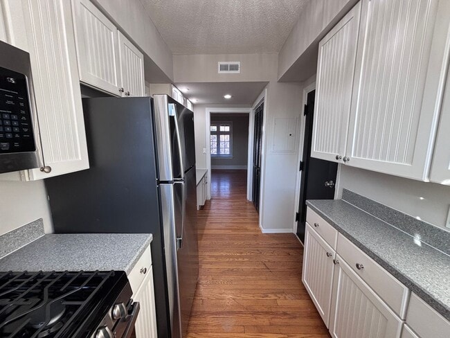 Foto del edificio - 7556 Byron Pl