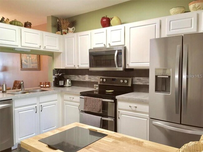 Building Photo - 2454 Lake Woodberry Cir