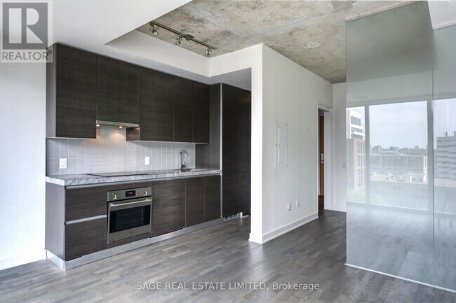 Photo du bâtiment - 629 King St W