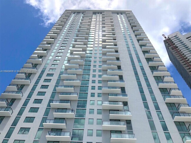 Foto del edificio - 501 NE 31st St