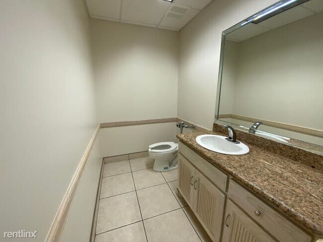 Building Photo - 508 W Expy 83