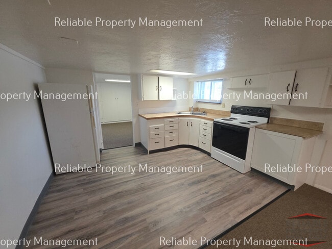 Building Photo - 561 N Water Ave