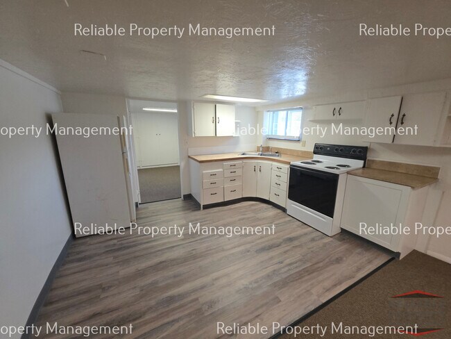 Foto del edificio - 561 N Water Ave