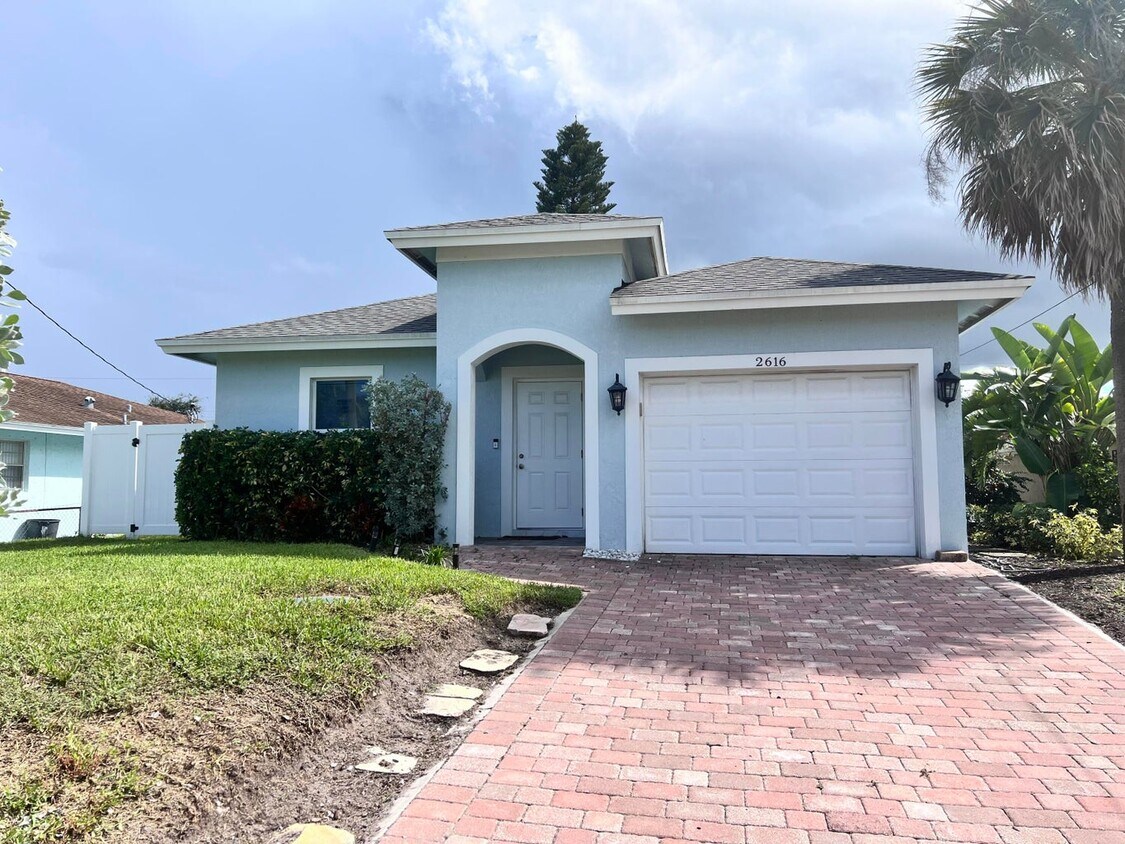 Primary Photo - 2616 Florida St