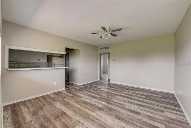 Foto del edificio - 7305 Bay St