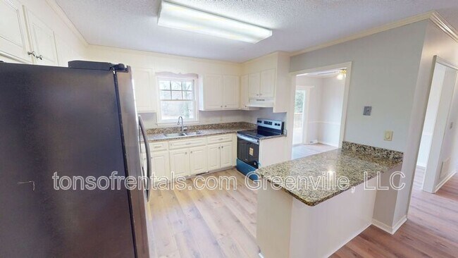 Foto del edificio - 710 Stallings Rd