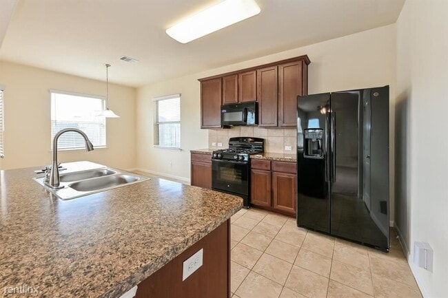 Foto del edificio - 4 br, 3 bath House - 10503 Lake of the Oza...