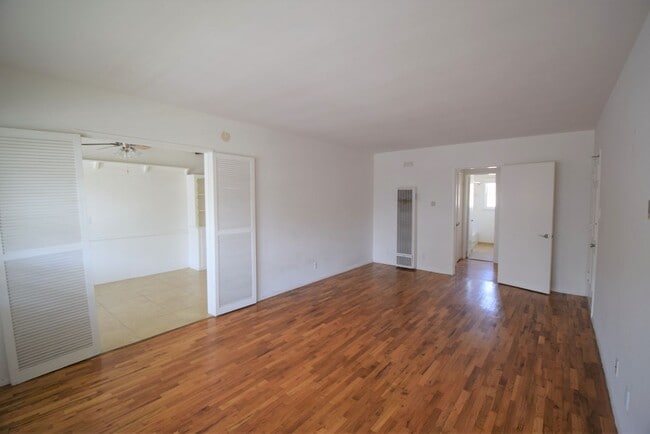 Building Photo - 5220 Radford Ave
