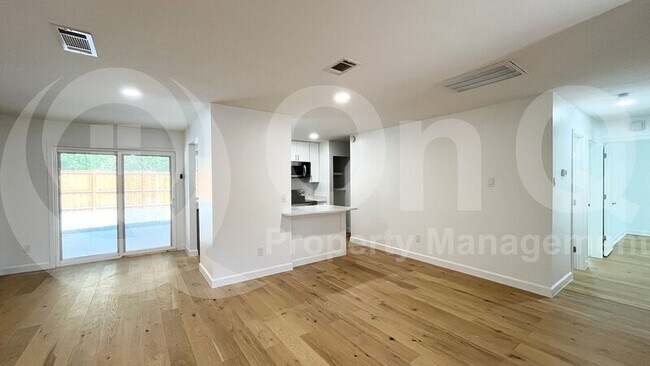 Building Photo - 1802 Palo Duro Dr