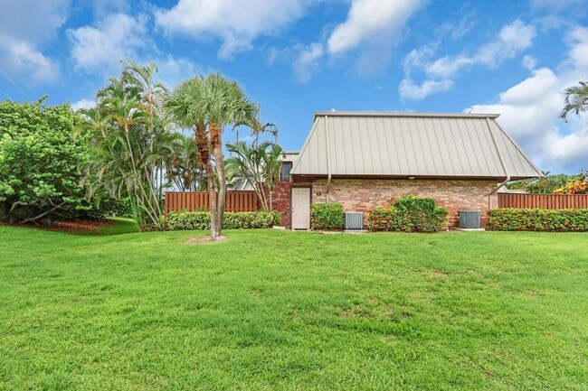 Building Photo - 1420 Ocean Way