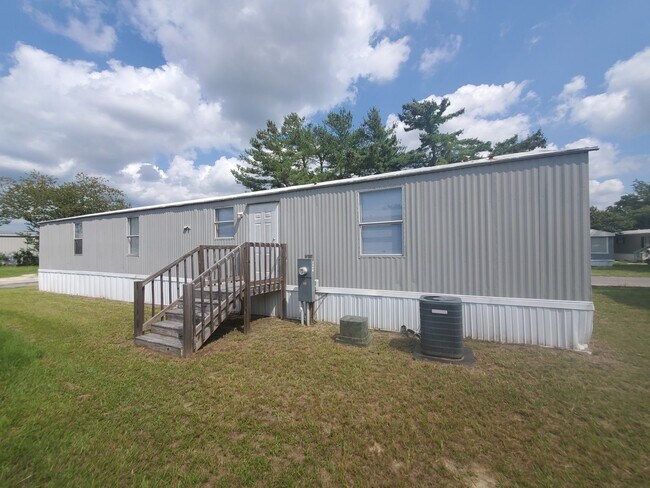 Building Photo - 5615 Pepperidge Dr