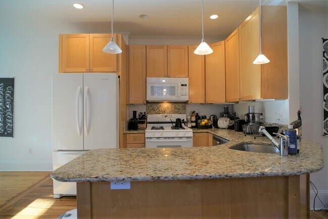 Building Photo - 26 Healey St