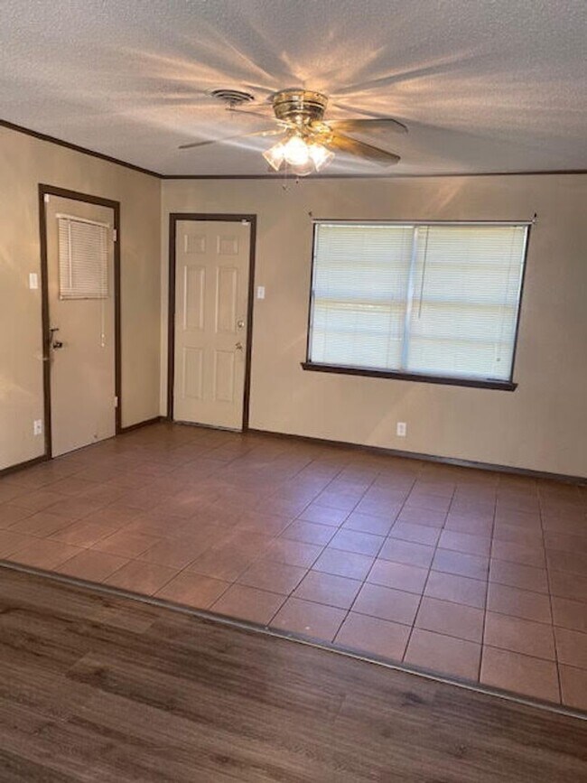 Foto del edificio - 2485 Cypress Dr