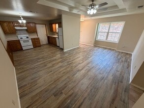 Building Photo - 732 Foster Ln
