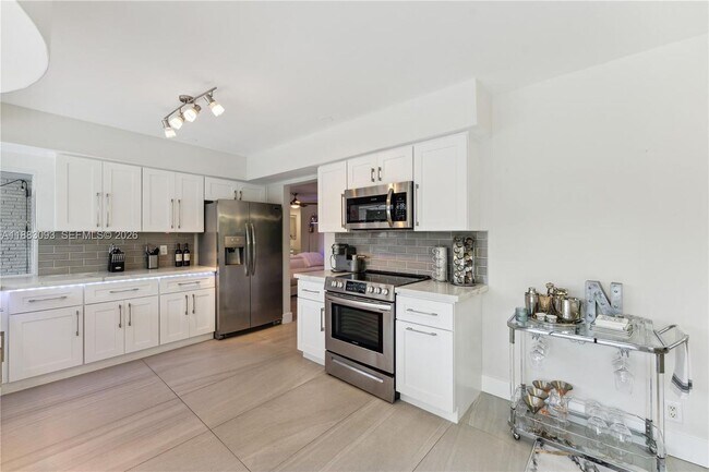 Foto del edificio - 1424 NE 53rd Ct