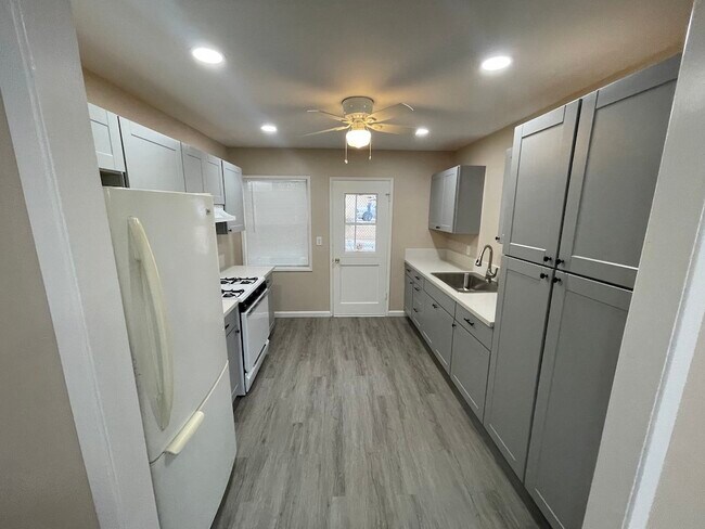 Foto del edificio - 936 W Foothill Blvd
