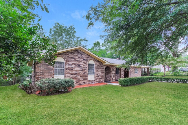 Building Photo - Charming Brick Home in Augusta
