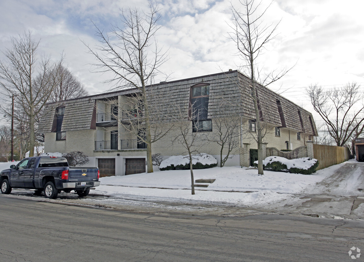 Building Photo - 3231 Philadelphia Dr