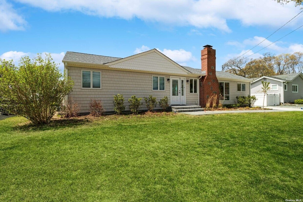 6 Tarpon Rd, East Quogue, NY 11942 House Rental in East Quogue, NY