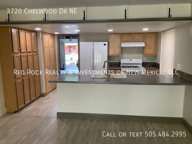 Foto del edificio - 3720 Chelwood Dr NE