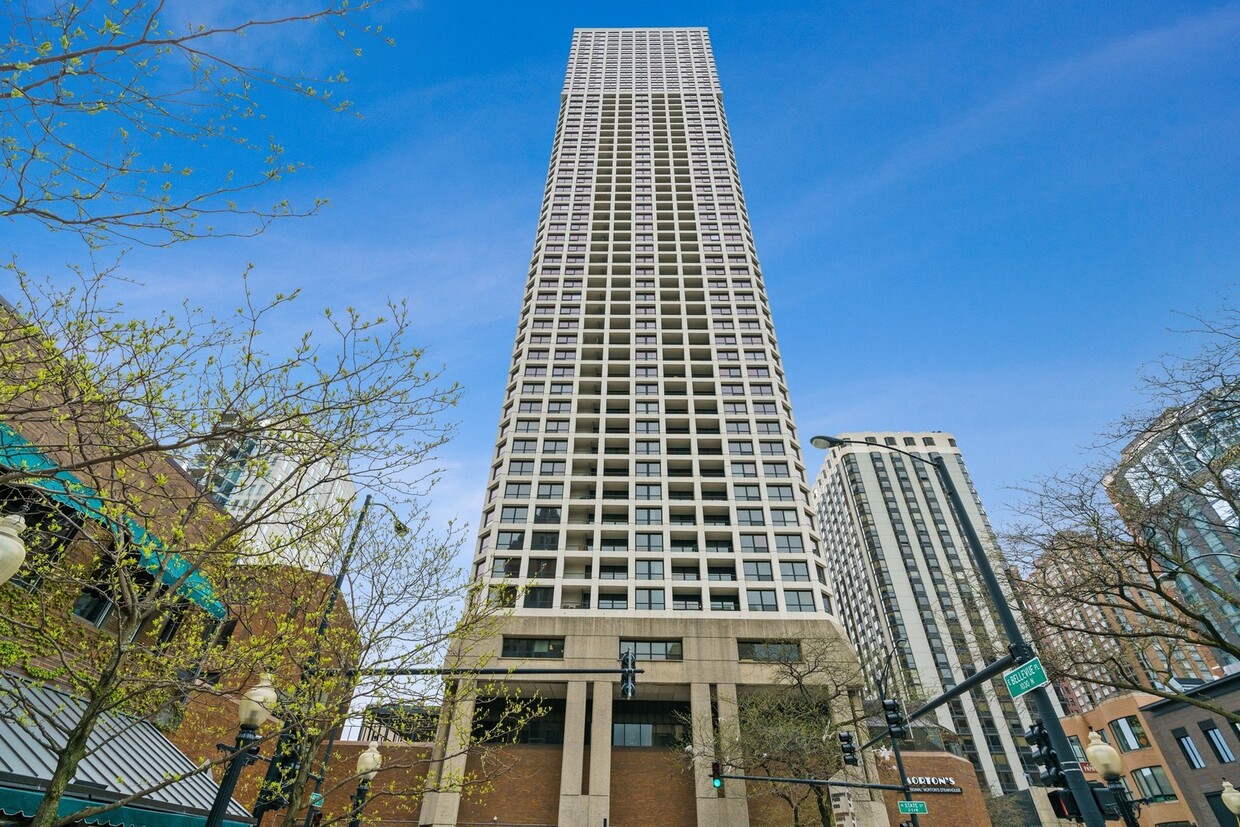 Primary Photo - 1030 N State St