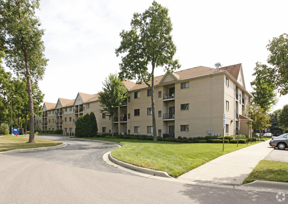 Building Photo - Chaldean Manor