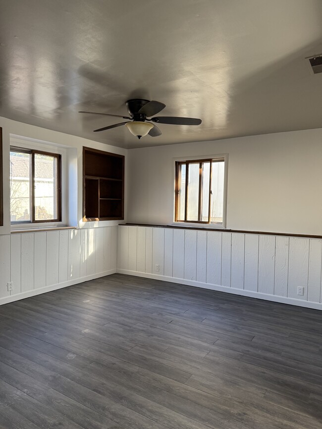 lower floor family room - 2214 Winchester Dr