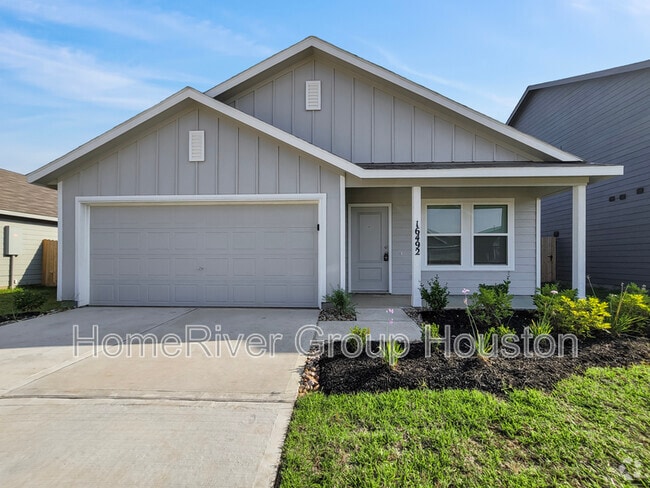 Building Photo - 16492 Blossom Grv Dr