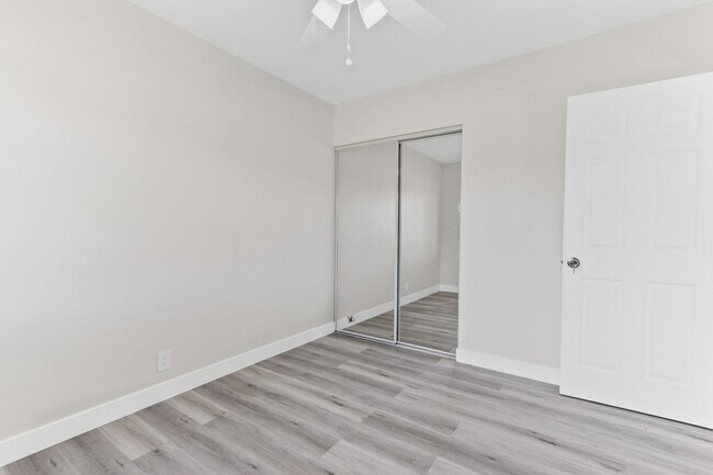 Foto del edificio - 2348 Revere Ave