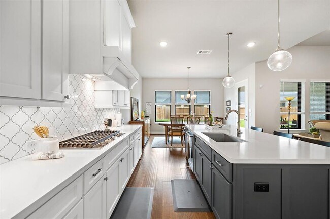 Building Photo - 27426 Haywood Ln