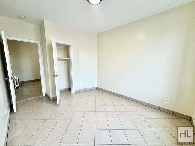 Building Photo - 85 STREET