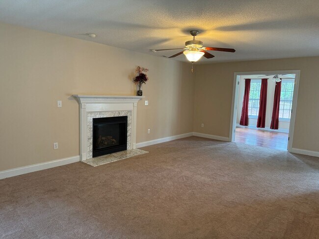 Building Photo - Carolina Lakes!!!!