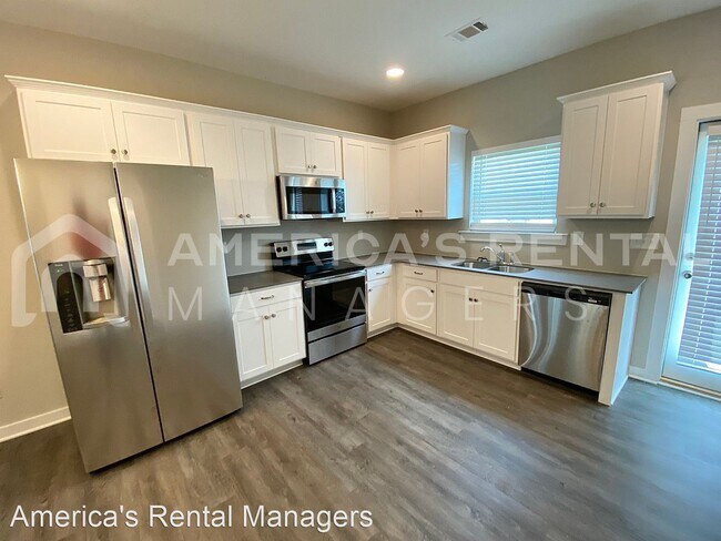 Building Photo - 4 br, 2 bath House - 15531 Tide Water Terrace