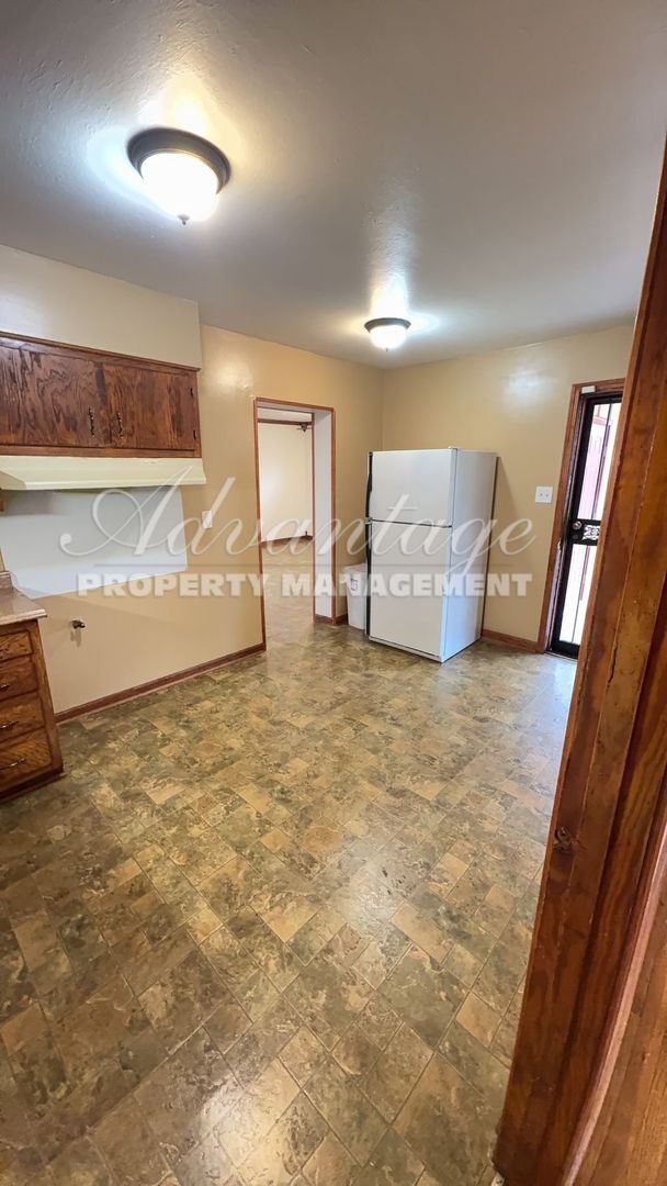 Building Photo - Rent Ready 3 bedroom 1 bath - Westwood Mea...