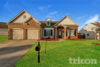 Building Photo - 404 Plamondon Dr