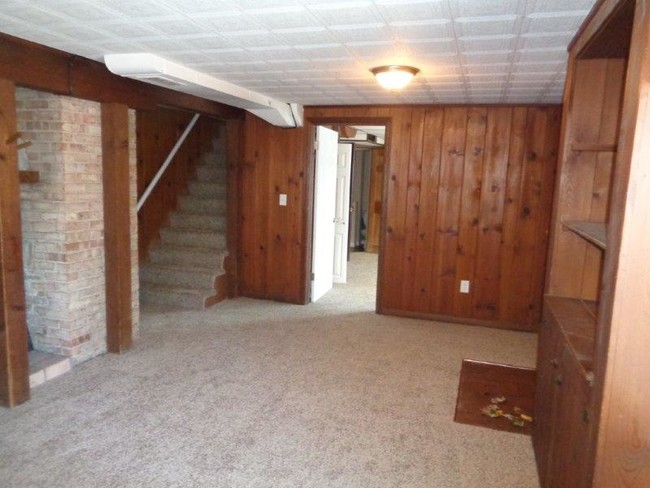 Foto del edificio - 1184 Logan Ave Elgin, IL 60120