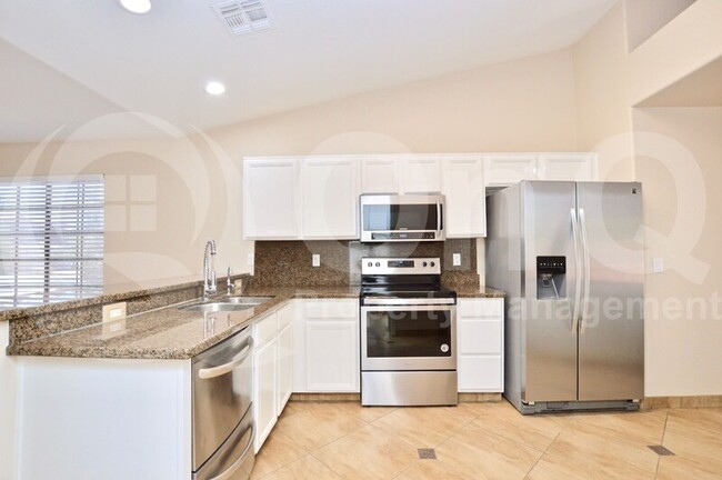 Building Photo - 432 W Silver Creek Ct