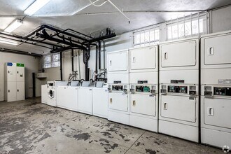 Interior Photo - 6500 Yucca Street