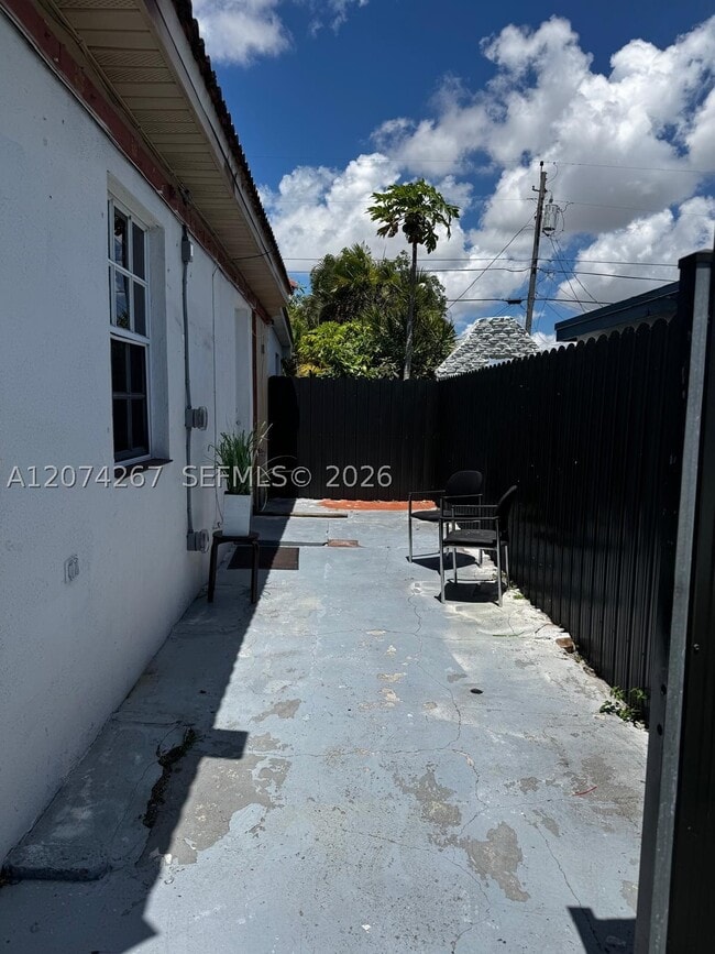 Building Photo - 7291 SW 13th St