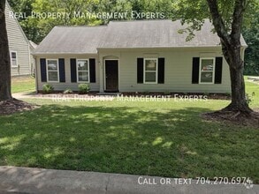 Building Photo - 3220 Braewick Pl